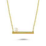 Elegant pearl necklace in gold